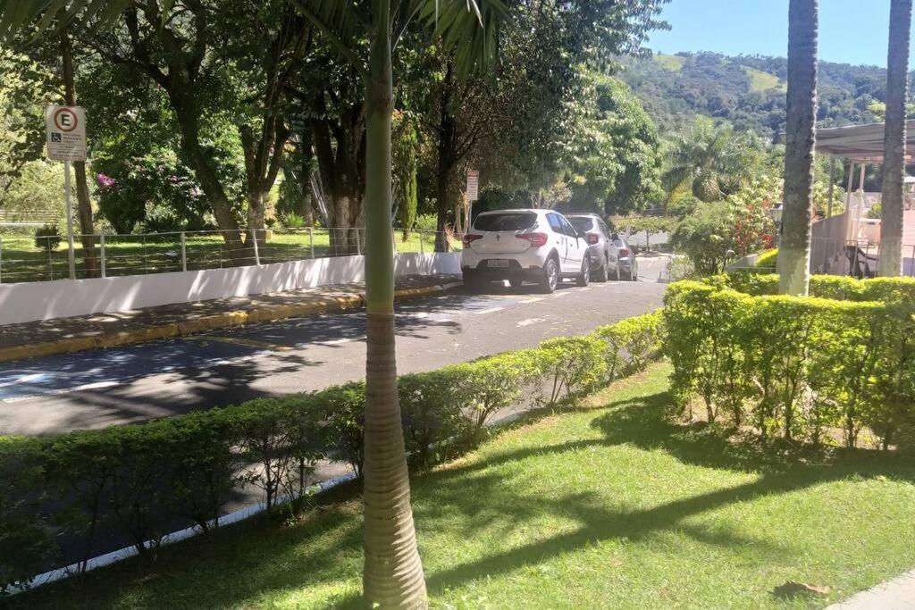 Lindo Flat em Águas de Lindoia Águas de Lindóia Esterno foto